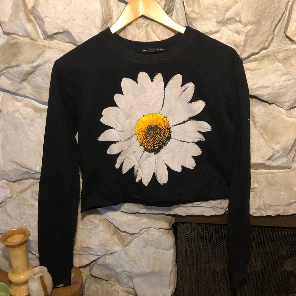 Urban outfitters cropped daisy sweater
